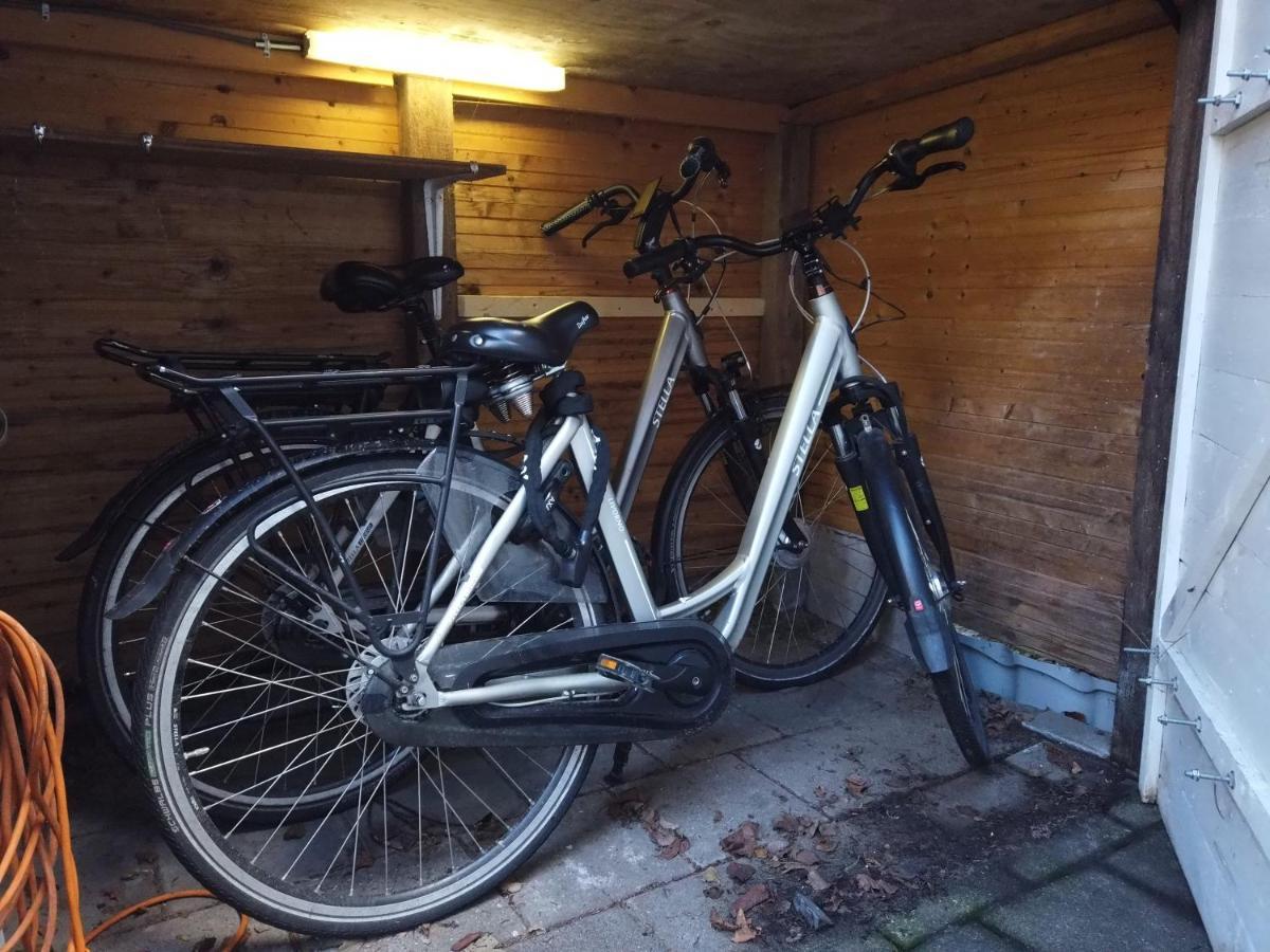 2-Room Apartment + 2 E-Bikes Alkmaar Esterno foto