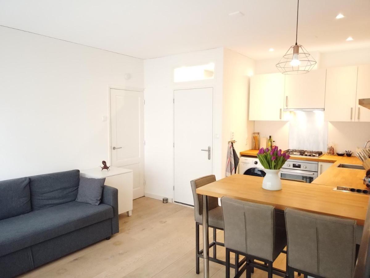 2-Room Apartment + 2 E-Bikes Alkmaar Esterno foto
